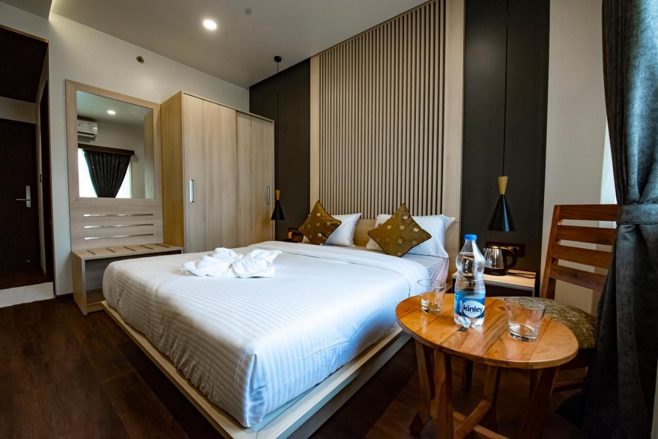 נאווי מומבאי The Royal Palace Hotel 400703 מראה חיצוני תמונה