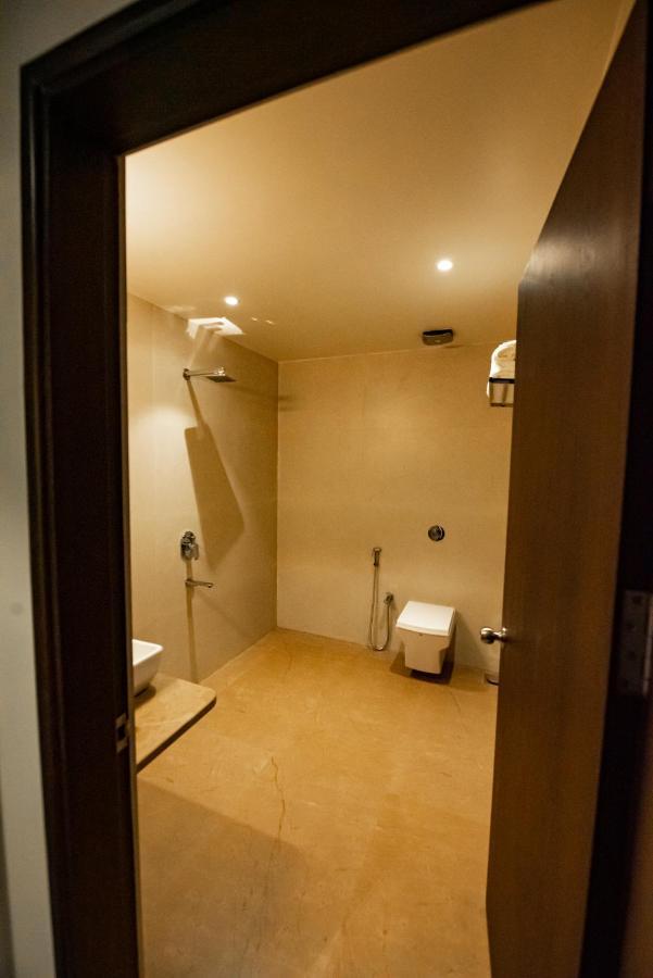 נאווי מומבאי The Royal Palace Hotel 400703 מראה חיצוני תמונה