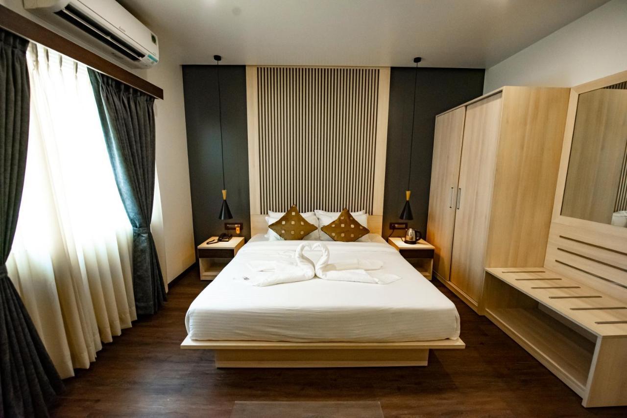 נאווי מומבאי The Royal Palace Hotel 400703 מראה חיצוני תמונה