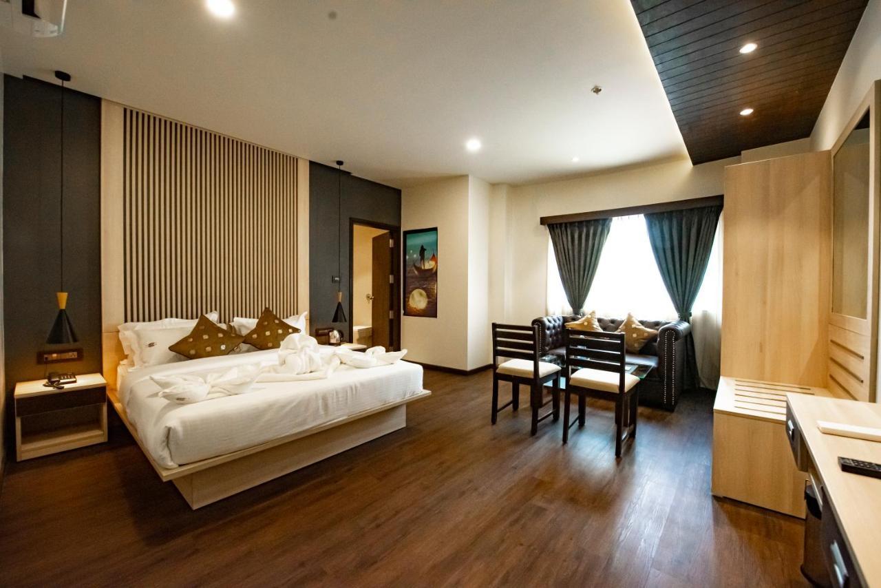 נאווי מומבאי The Royal Palace Hotel 400703 מראה חיצוני תמונה
