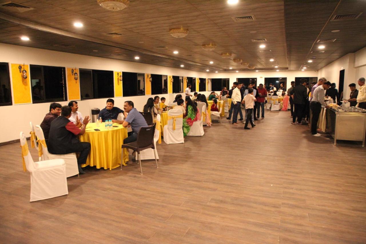 נאווי מומבאי The Royal Palace Hotel 400703 מראה חיצוני תמונה