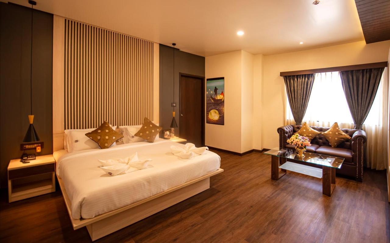 נאווי מומבאי The Royal Palace Hotel 400703 מראה חיצוני תמונה